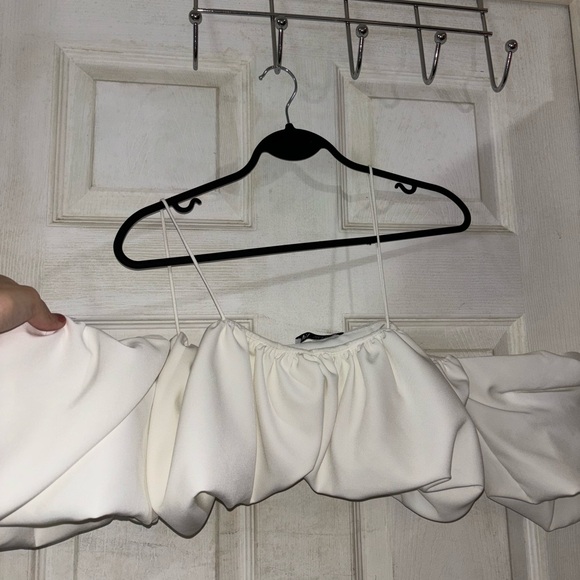 ZARA Puffy sleeves white  top - Picture 2 of 6